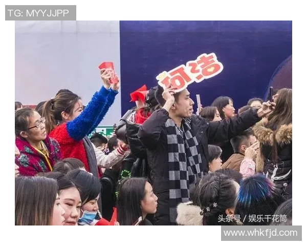 足球明星街头现身引发围观粉丝争相合影抢夺签名热潮不断