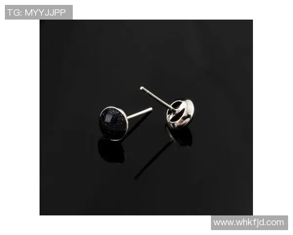 足球明星耳钉时尚潮流解析展现个性魅力与运动精神 足球明星耳钉时尚潮流解析展现个性魅力与运动精神